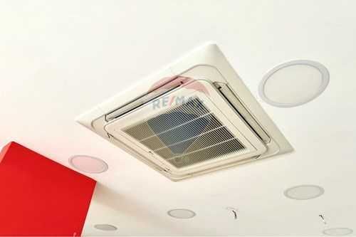 Дава се под наем Магазин в Шумен, Център - 82 кв.м за 1300 € - Снимка #6