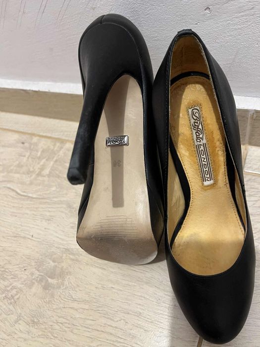 Обувки с висок ток BUFFALO, кожа