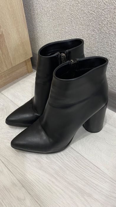 Продам женские ботильоны