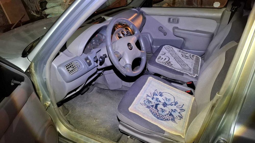 Продам Nissan Micra 2002 года