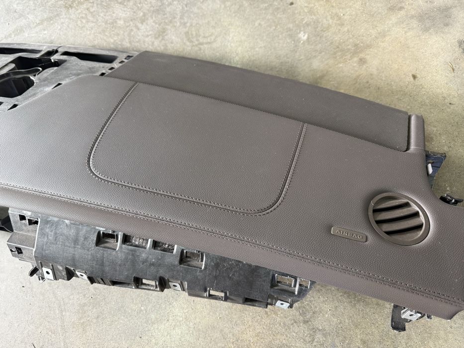 Табло за Mercedes CLS W218 (cls w218) шито кафяво табло