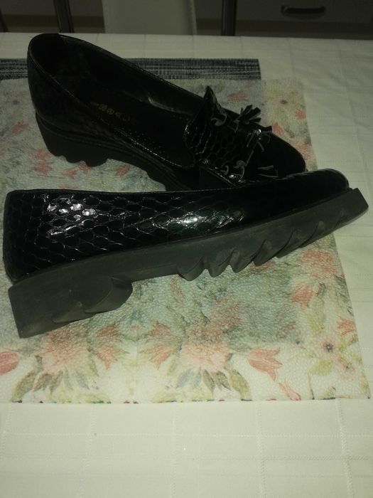 Дамски обувки естествен лак НАМАЛЕНИЕ