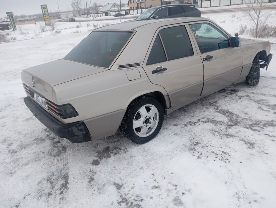 Мерседес 190 автомат 2литра