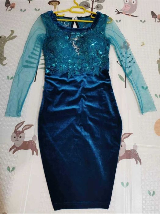 Vând rochie  Atmosphere Fashion trei sferturi