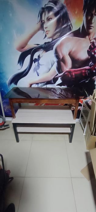 Стол. Стол кухонный. Мебель.