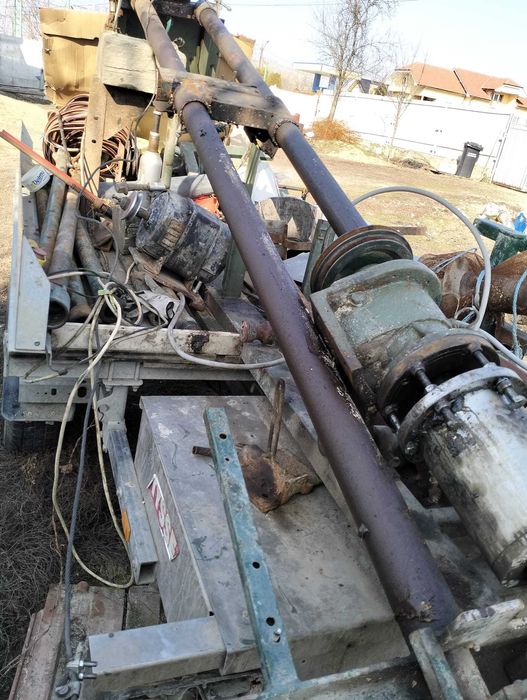 Vând instalație de foraj hidraulică sapa pana la 100 M