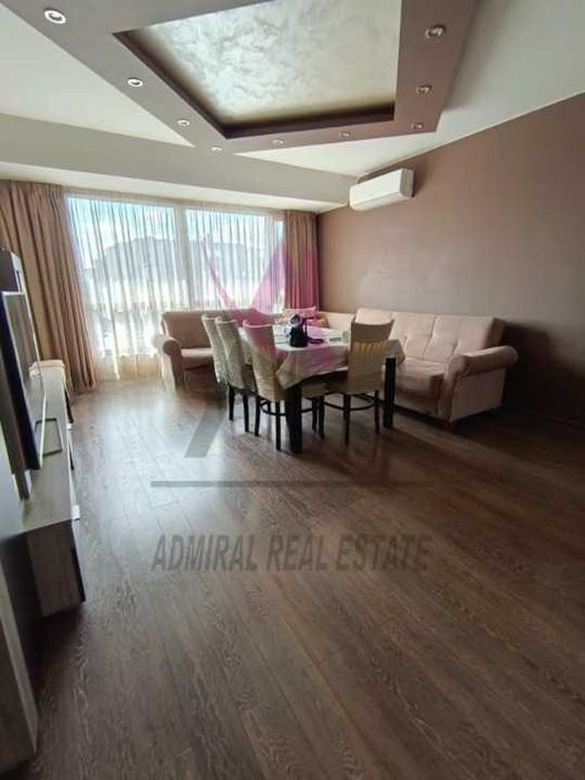 Страхотен -тристаен -Левски