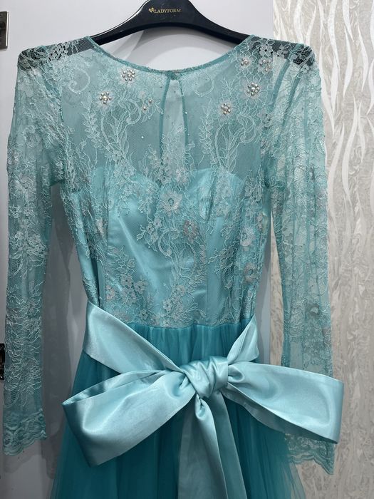 Вечерное пышное платье