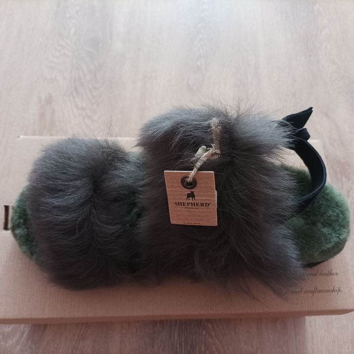 Shepherd/PINKO агнешка кожа сандали   N37 ,38,40,41