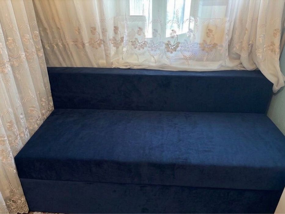 Кровать раскладная темного синего цвета