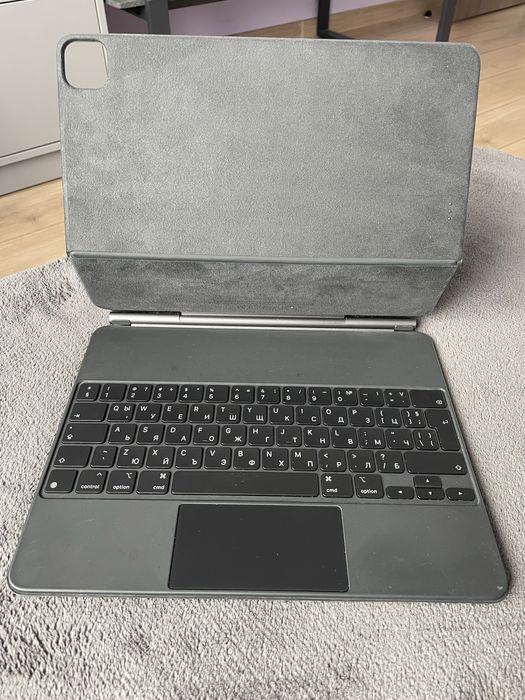 Magic Keyboard за Ipad 13”