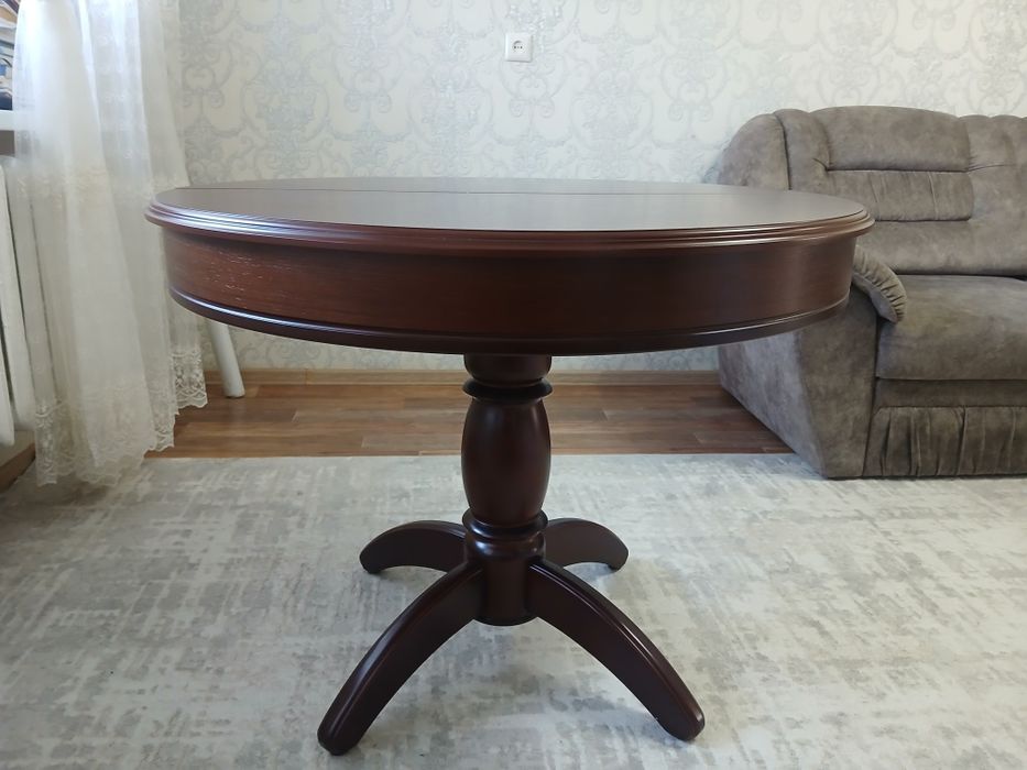 Продам стол в отличном состоянии