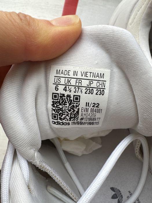 Кроссовки адидас оригинал