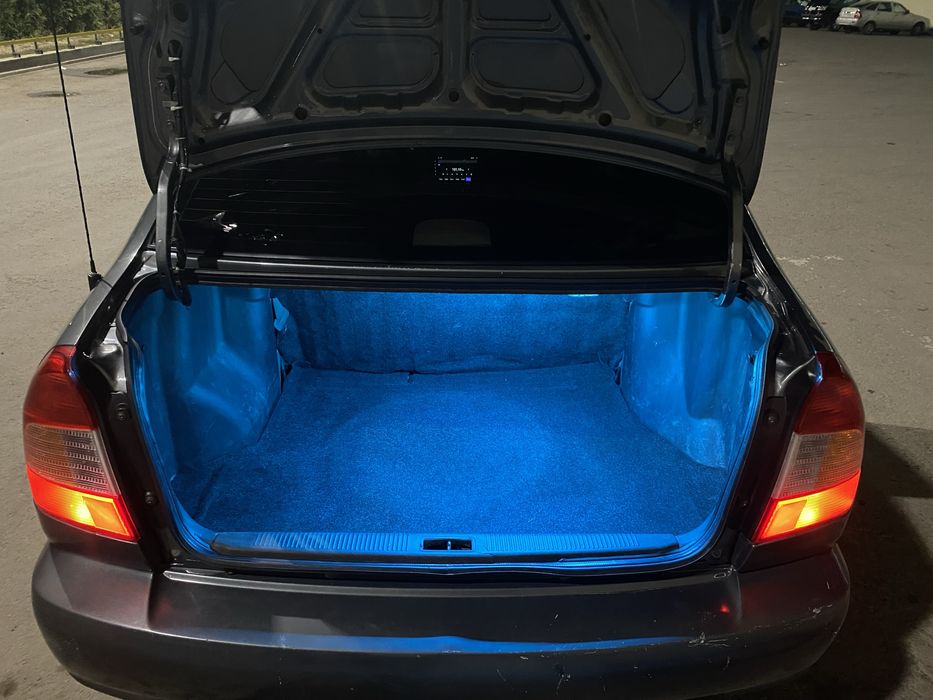 Hyundai acccent 2003 года