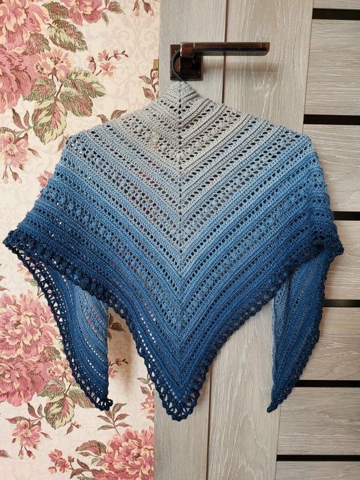 Продам шаль-бактус вязаный