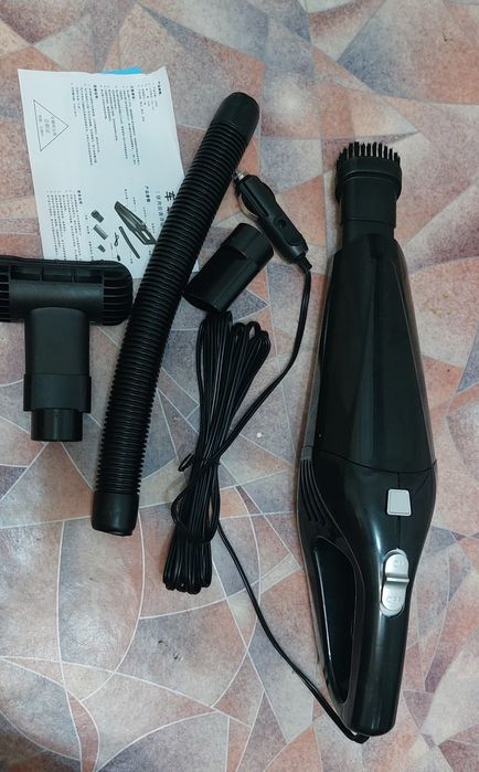 Автомобильный пылесос