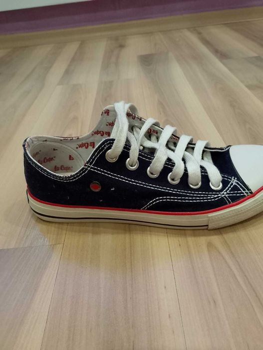 Мъжки спортни обувки - кецове