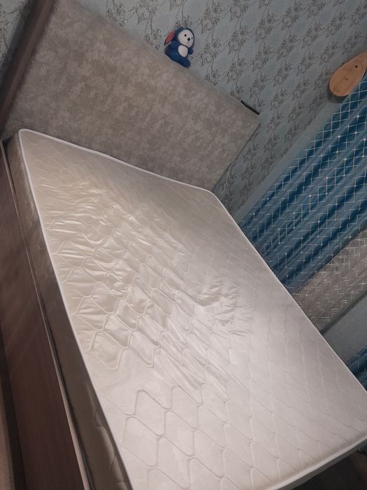 Спальный кровать  с матрасом
