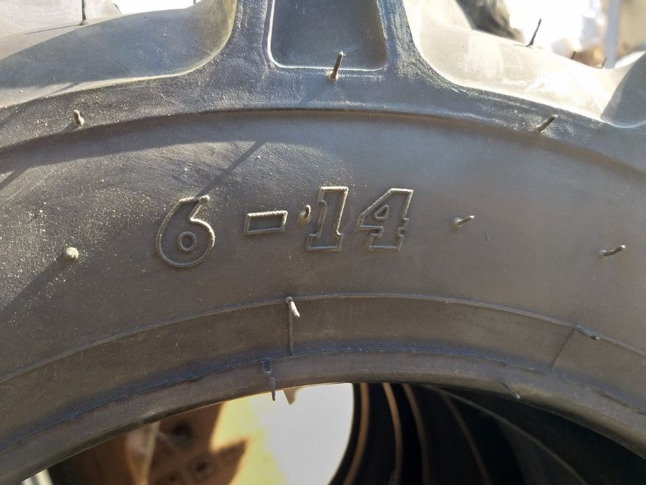 Cauciucuri noi 6-14 BKT pentru tractoare japoneze pe fata R14 crampon