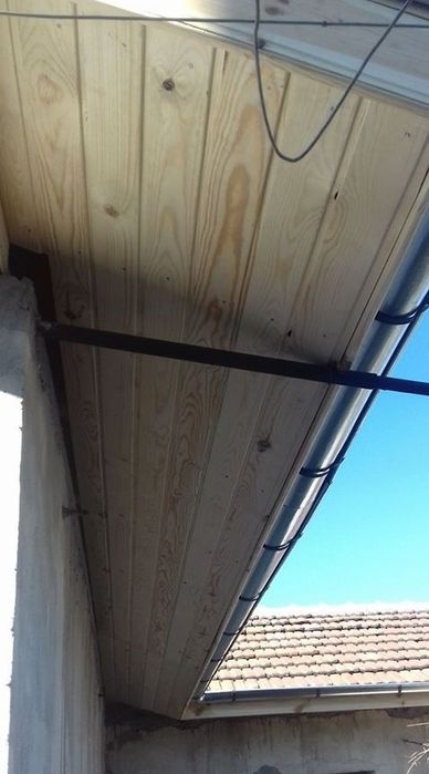 Обшиване със сачак на  под покривна стряха