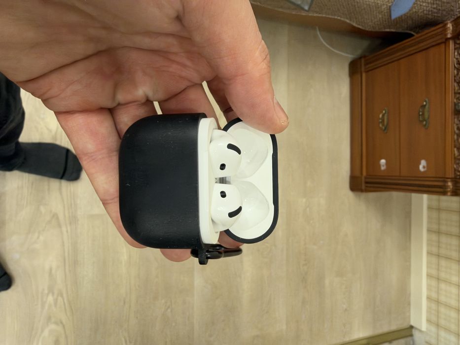 Iphone 13 pro max 256, apple watch 4 series, airpods 4