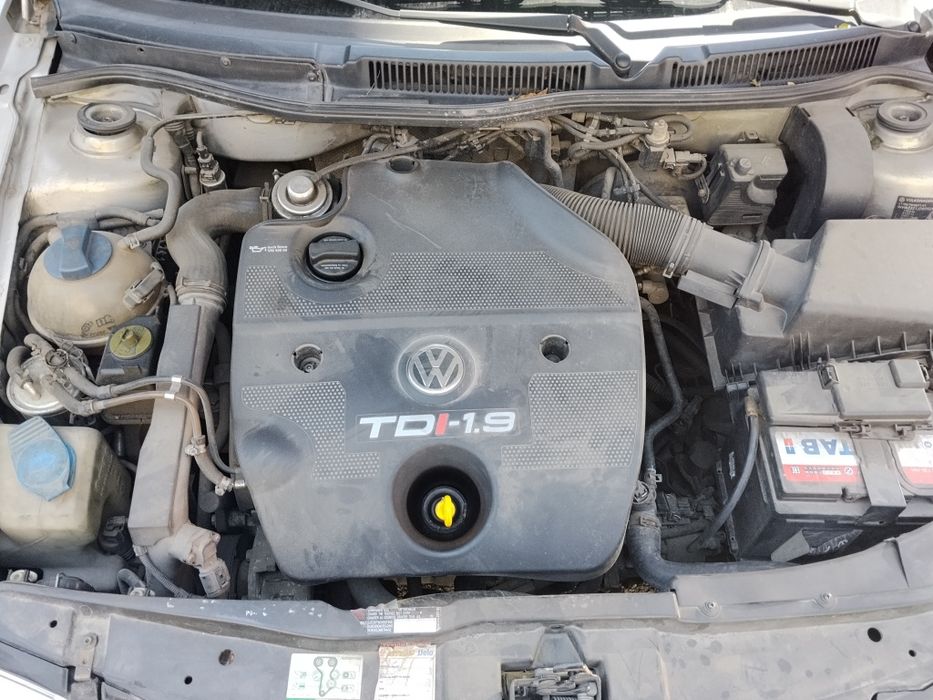 VW golf 4 (1999)-1.9 TDI "110"к.с