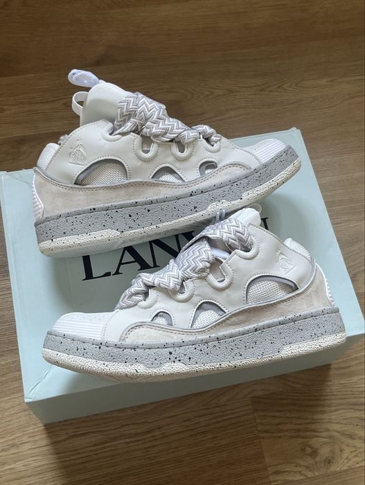 lanvin curb.
