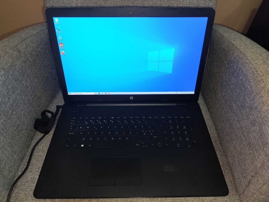 Laptop HP 17 inch, Amd, 8Gb Ram, ssd128Gb, garantie! Schimburi!