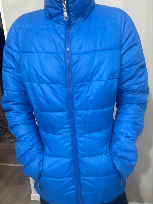 Продам осенние куртки и пальто