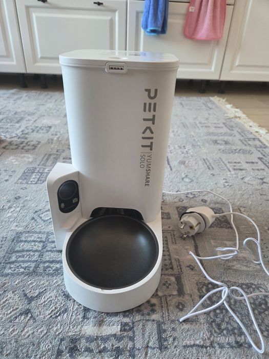 Продам автокормушку petkit