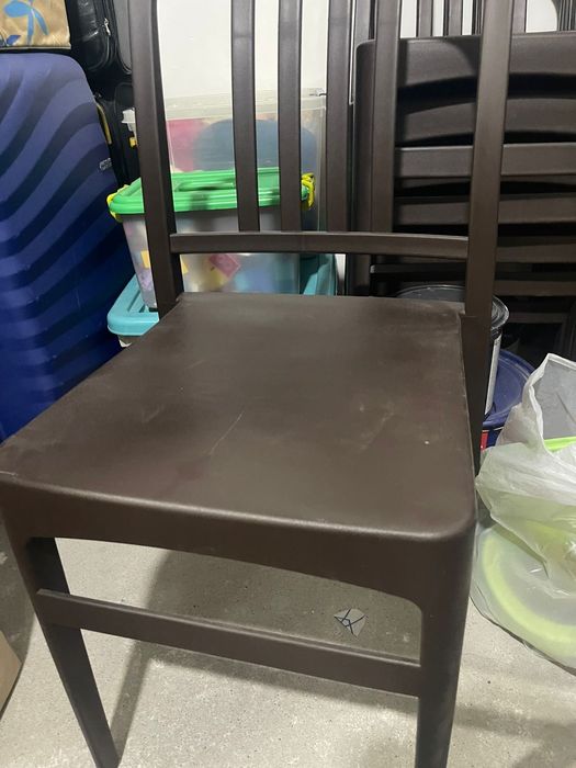 Стулья пластиковые