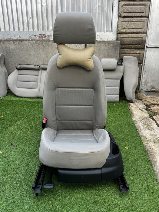 Салон за Škoda Octavia 2 – предни и задни седалки, 200 лв