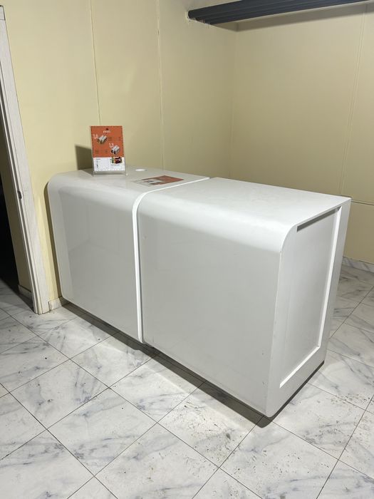 Стол для зоны ресепшен