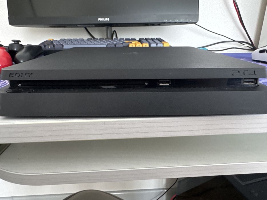 Ps4 продам 2 джостика 3 диска