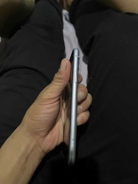 Продам телефон iPhone 11 в хорошем состоянии