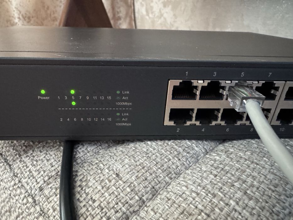 Коммутатор 16 портов TP-Link TL-SG1016D