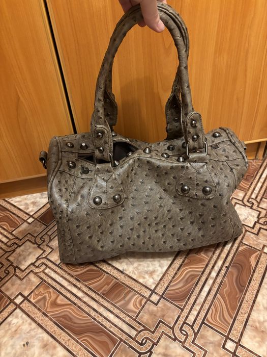 Всеот 3000 тысыч.