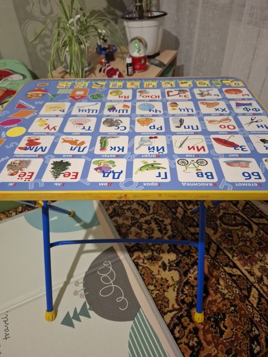 Стол детский для игр и письма