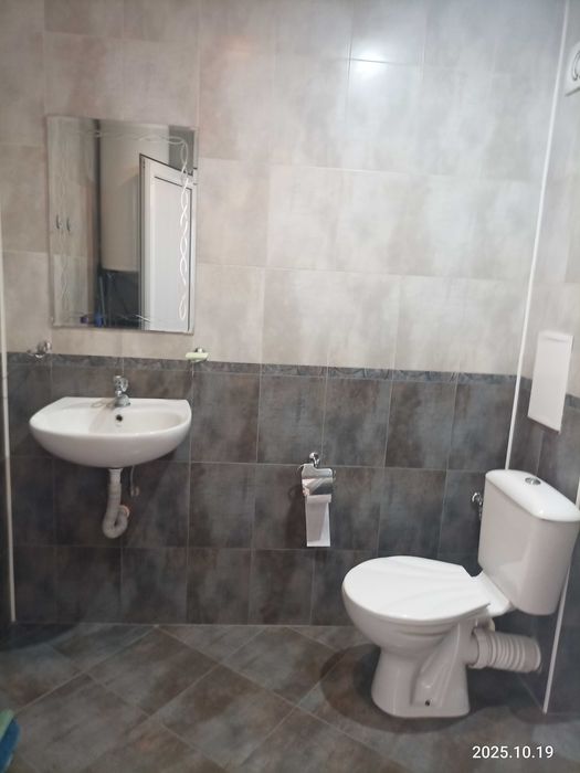 Дава се под наем Тристаен апартамент в Благоевград, Запад - 85 кв.м за 280.5 € - Снимка #8