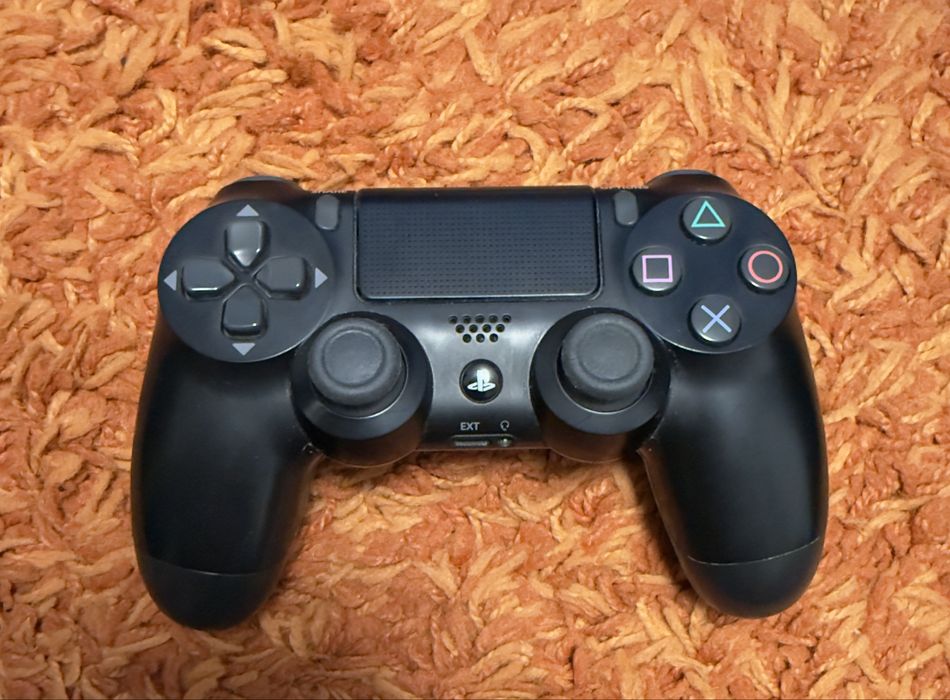 PS4 slim 500 gb+ un controller