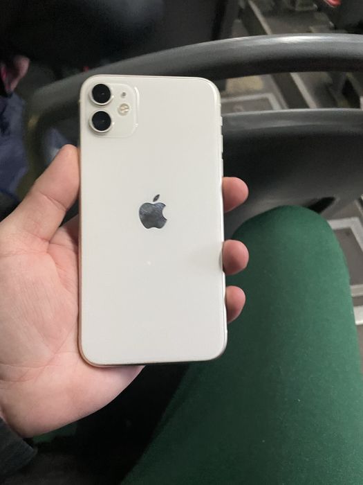 Продам телефон айфон 11 128Gb
