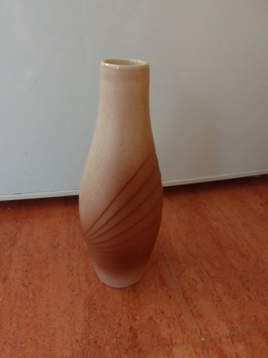 Декоративные керамические вазы