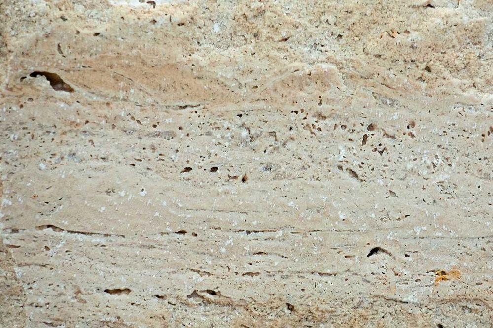 Лак-гидрофобизатор для травертина, придает блеск, устраняет деффекты.