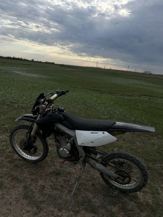 продам мотоцикл 200 кубов