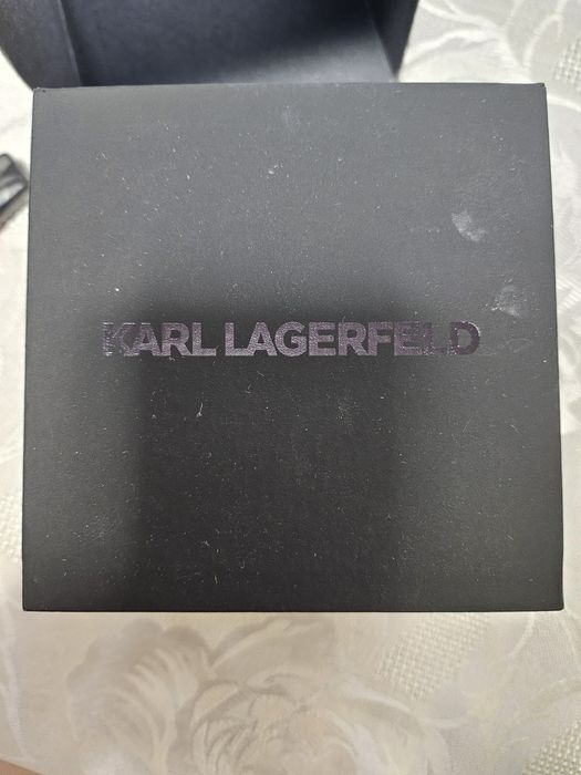 Karl lagerfeld часовник