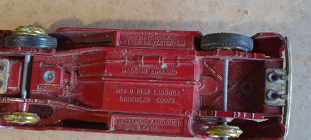 Стари метални колички за ценители и колекционери