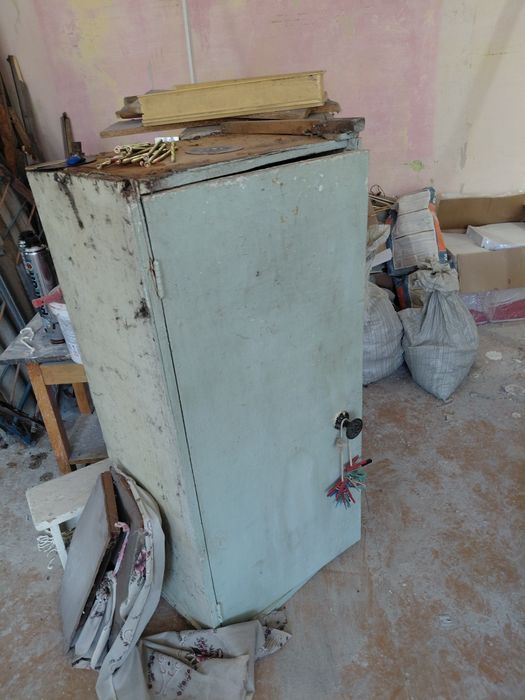 Отдам даром на дрова.