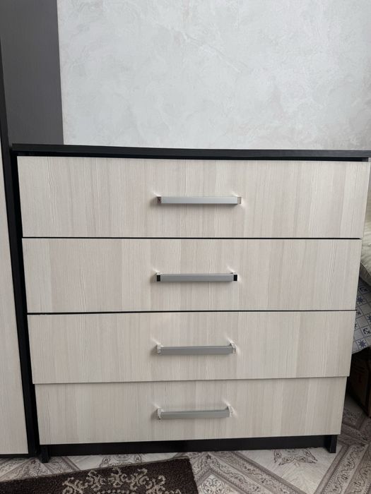 Кровать, шкаф, тумба