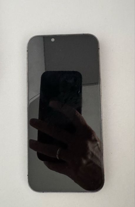 Продам iPhone 13 Pro (не включается)