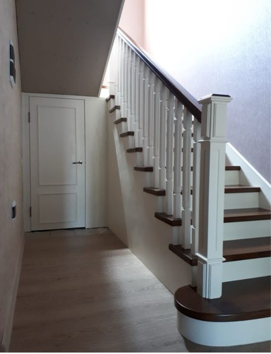 Лечтницы из массива дерево.